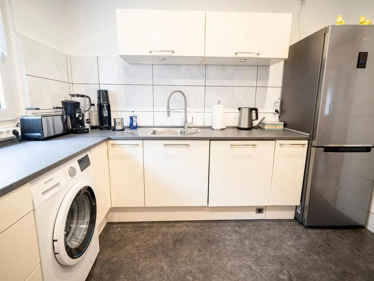 Apartamento Truth Fuer 5 - King Size Betten, Kamin, Garten, Xxl Couch, Smart-Tv Dortmund