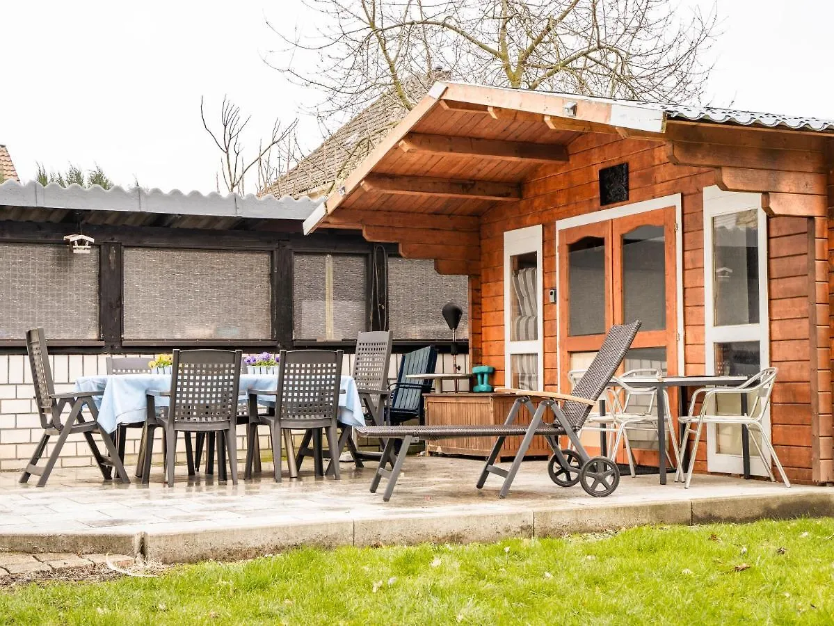 Truth Fuer 5 - King Size Betten, Kamin, Garten, Xxl Couch, Smart-Tv Dortmund 0*,